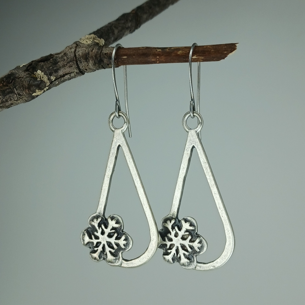 HAND CRAFTED Silver Snowflake Winter Minimalist Dangle Earrings